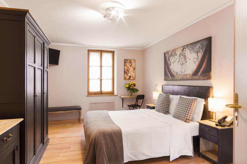 فندق اوبيرج كوموال دي كاروج Carouge المظهر الخارجي الصورة